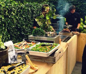 Barbecue catering met kok, bbq op locatie met kok, bbq Barbecue inclusief kok, snel geregeld. BBQ Catering Nederland